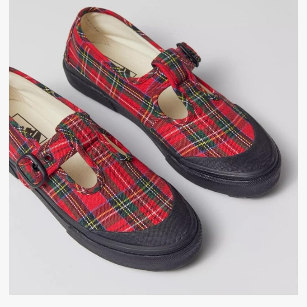 NWOB Lisa Says Gah Vans X Mary Janes